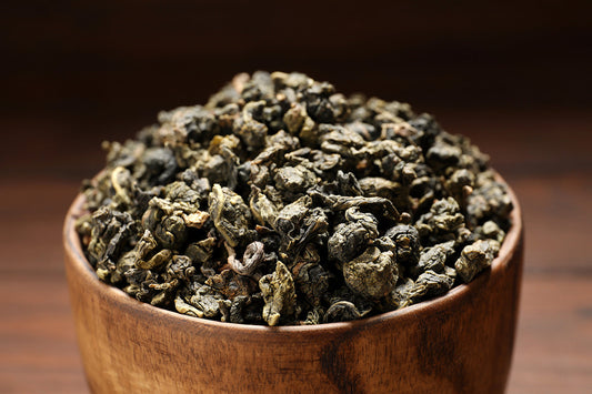 Oolong: Herbata tysiąca smaków, balans między zielenią a czernią